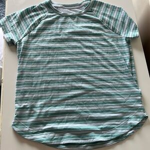 Athleta comeback tee size M/8-10 girls